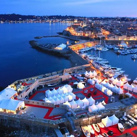 Vieille - 3 Pieces Centre Historique & *