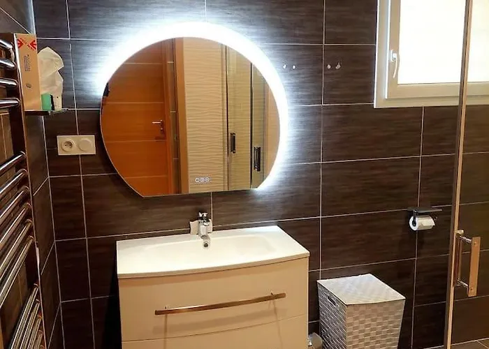 Vieille - 3 Pieces Centre Historique & 昂蒂布