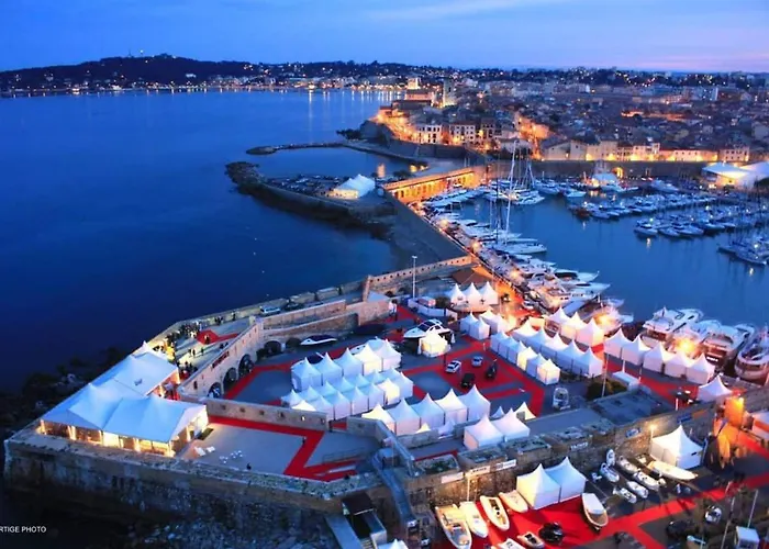 Vieille - 3 Pieces Centre Historique & *